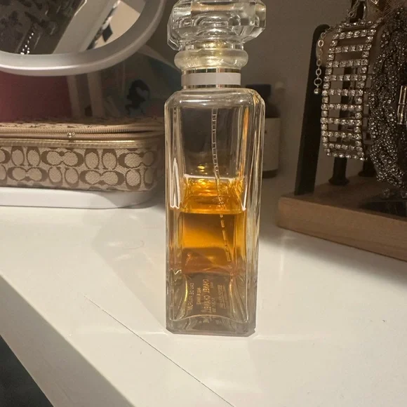 CHANEL No. 5 Eau de Parfum with Gold Hue - Picture 2 of 7